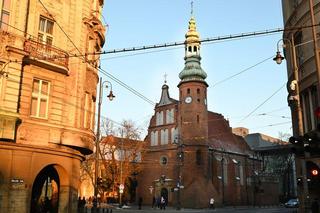 Miasto sypnie kasą na remonty, chociaż te kamienice w centrum i Fabryka Lloyda są w prywatnych rękach  