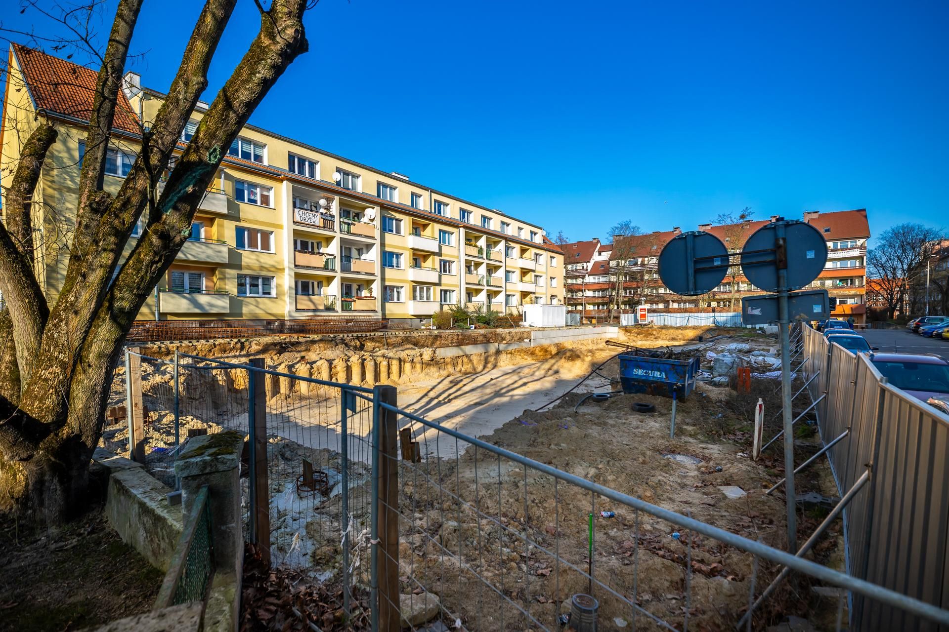 Wstrzymana budowa bloku przy ul. Szymanowskiego w Szczecinie