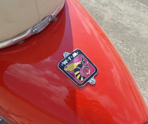 Osy kręciły kółka na stadionie żużlowym w Lesznie. Ogólnopolski zlot skuterów Osa Osieczna-Leszno 