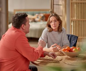 Na Wspólnej odc. 4068. Iga Przybysz (Lidia Sadowa), Michał (Robert Kudelski)