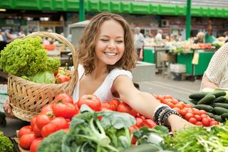 Zakupy na bazarku - jak kupować i jak przechowywać warzywa kupione na targu? 