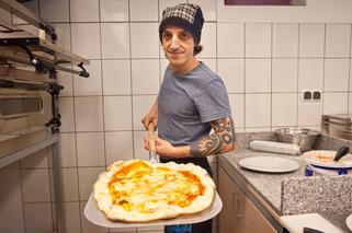 IVO VOLANTE ZAKŁADA PIZZERIĘ.