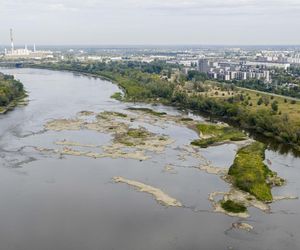 Wisła wysycha. Tak źle nie było nigdy w historii. Zdjęcia z lotu ptaka obrazują skalę suszy