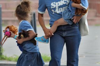 Agnieszka Kaczorowska. Tańcząca z córkami