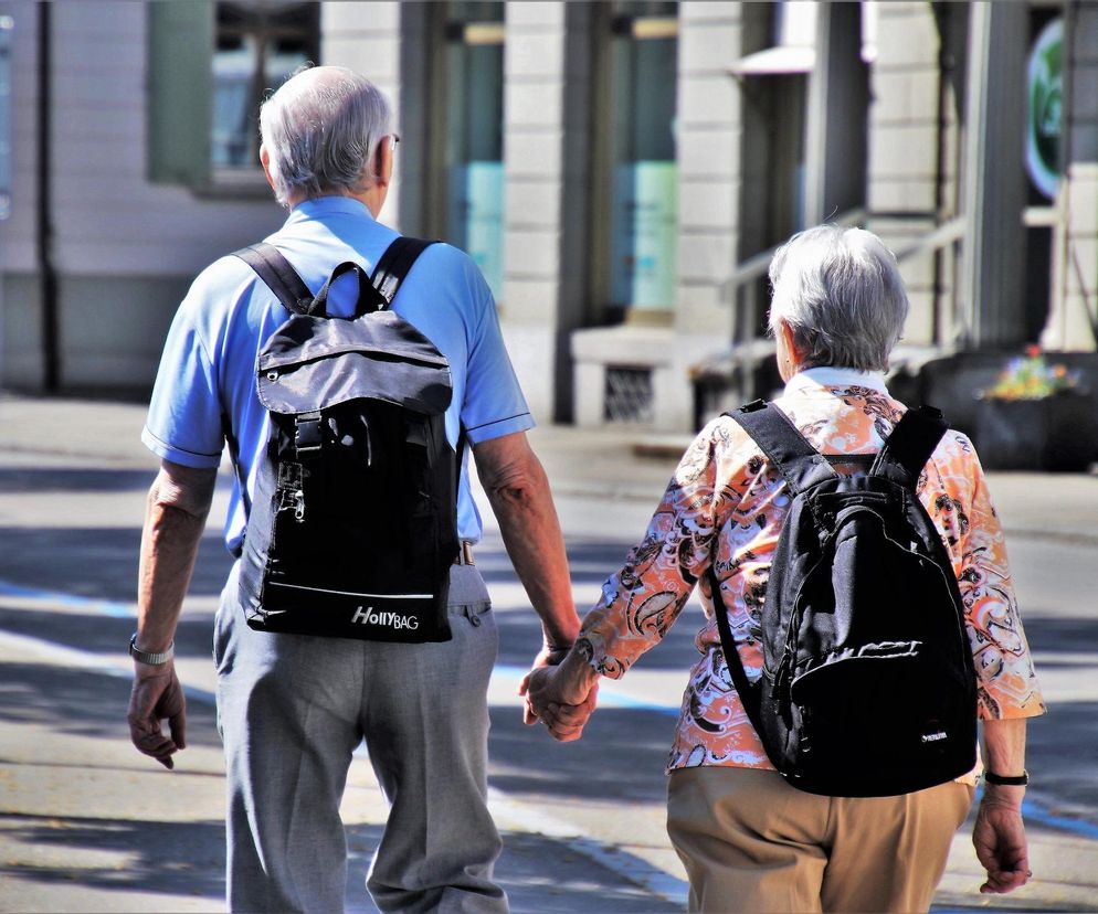 Dokąd podróżują seniorzy? Najpopularniejsze kierunki wakacyjne dla dojrzałych turystów
