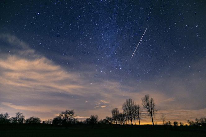 Noc spadających gwiazd 28.07. O której i jak oglądać meteory? 