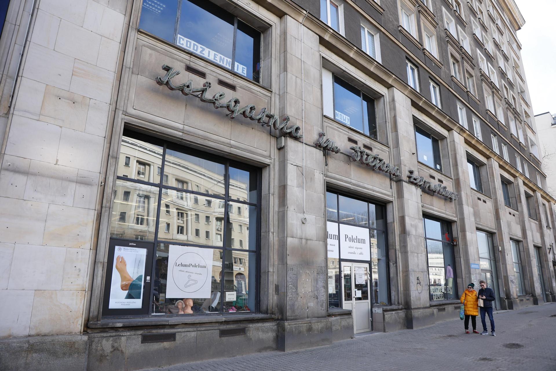 Warszawskie neony z PRL-u - zobacz zdjęcia iluminacji i sprawdź, gdzie je znaleźć