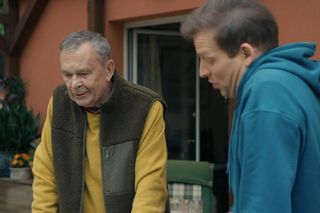 Barwy szczęścia, odcinek 3247. Czesław (Marian Jaskulski), Łukasz (Michał Rolnicki)