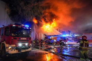 Pożar hali produkcyjnej w Sosnowcu