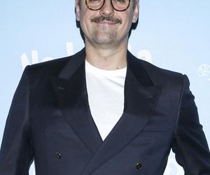 Katarzyna Cichopek i Anna Mucha jak Madonna i Britney przed laty. Buziaki na ściance przed fotoreporterami!