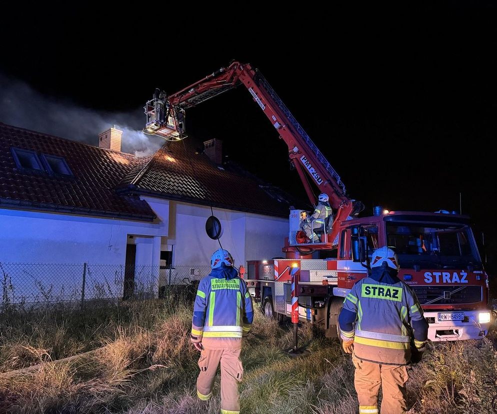 Dramatyczna akcja gaśnicza. W środku płonącego domu znaleźli zwęglone ciało