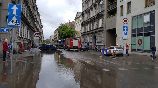 Awaria wodociągowa na Komuny Paryskiej