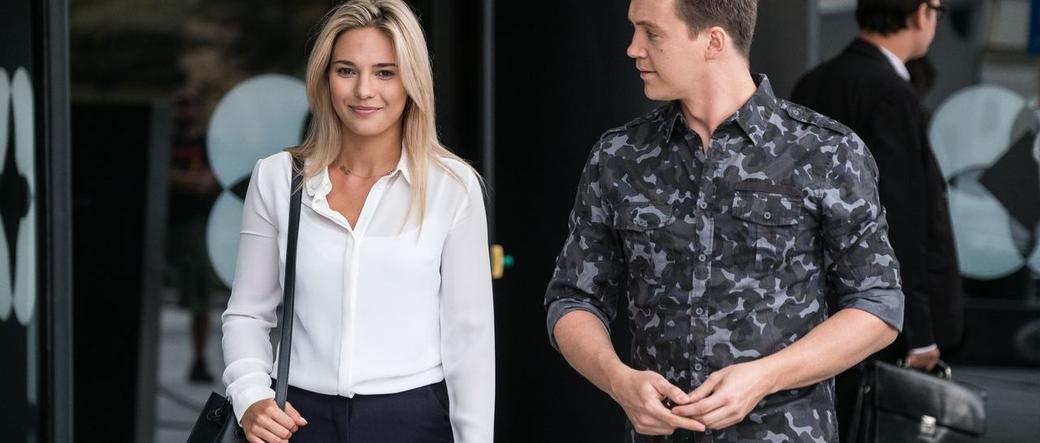 M jak miłość, odcinek 1331, Julka (Joanna Kuberska), Karski (Krzysztof Kwiatkowski)