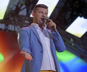 Tak Zenek Martyniuk zmienił się na przestrzeni lat. Przeszedł spektakularną metamorfozę!