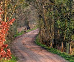 Ta malutka miejscowość na Podlasiu z nazwy w ogóle nie przypomina Polski. Znajdziesz ją w każdym przewodniku