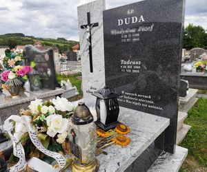 Tak wygląda grób Tadeusza Dudy
