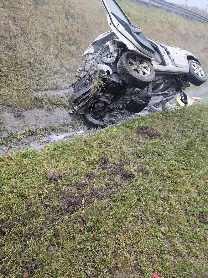 Dwie osoby prawie spłonęły żywcem. Makabryczny wypadek na autostradzie A4