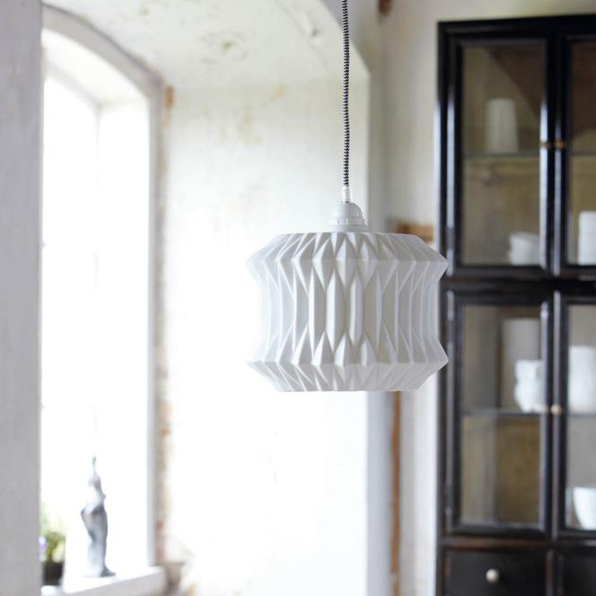 Dodatki do wnętrz: ceramiczne origami. Najmodniejsze doniczki, wazony i klosze!