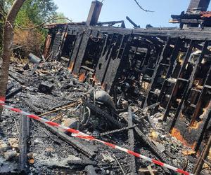 Pożar domu w Suchej pod Tucholą. Z budynku nic nie zostało [ZDJĘCIA]