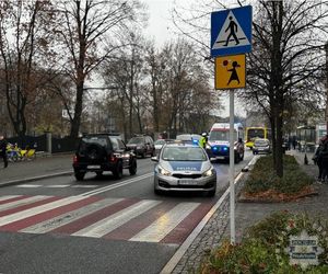 AKTUALIZACJA. Potrącenie na przejściu dla pieszych w Piekarach Śląskich. Jedna osoba została poszkodowana