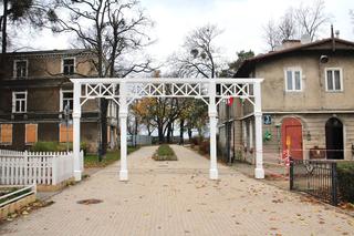 Gdańsk: Park w Brzeźnie zyskał nową pergolę i bramę wejściową!