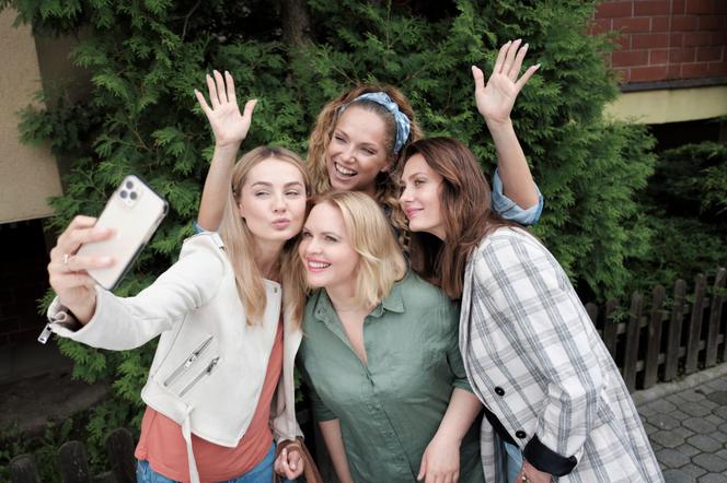 Przyjaciółki wylatują z Polsatu! Dlaczego nie będzie odcinka w czwartek, 24.09.2020? Widzowie nie chcą już oglądać 16 sezonu