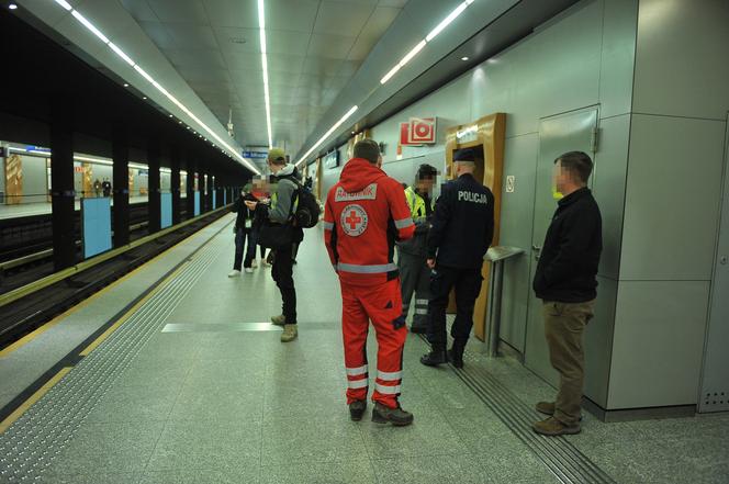 Akcja FBI w warszawskim metrze. Pasażerowie zagrożeni. Co się dzieje?!