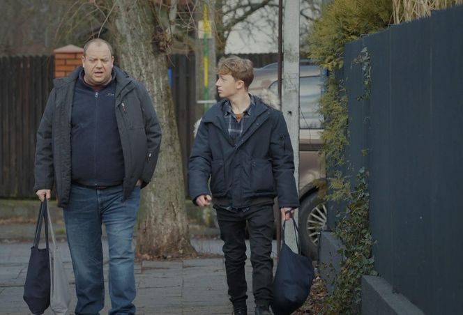 M jak miłość, odcinek 1857: Tadeusz (Bartłomiej Nowosielski), Kacper (Bartosz Ziewiec)