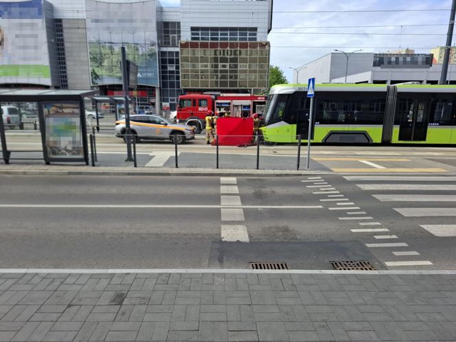  Olsztyn. Format - Śmierć na torach. Tramwaj potrącił rowerzystkę! Poważne utrudnienia.