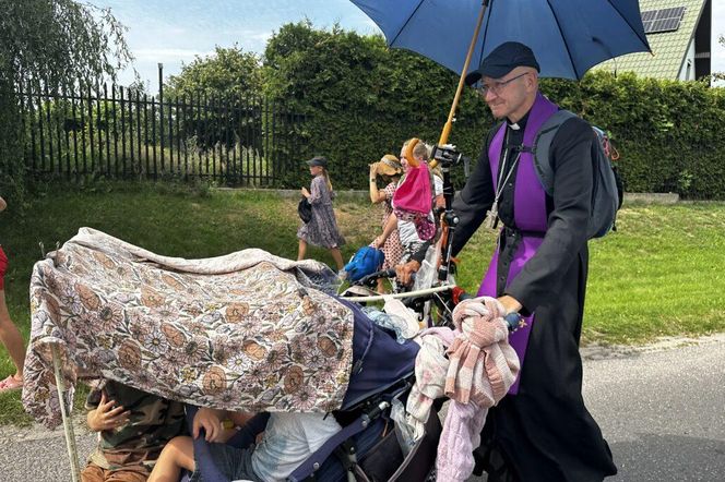 Abp Galbas pielgrzymuje z innymi