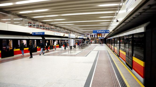 Metro w Warszawie już wozi pasażerów, ale wciąż są drążone nowe linie