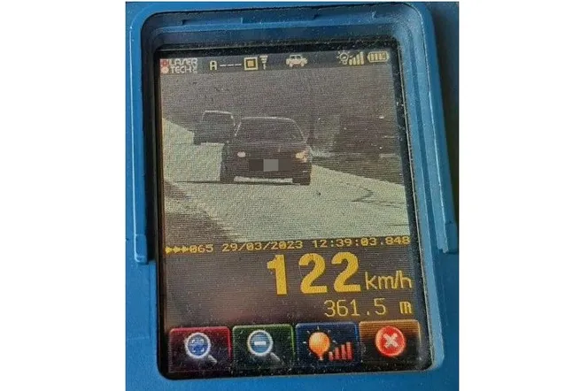 Jechał ponad 120 km/h w zabudowanym – zapłaci 2,5 tys. mandatu 