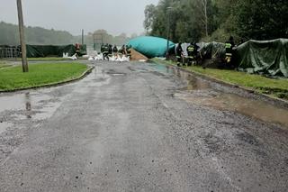 Podtopienia, zalane ulice, interwencje straży w Świętokrzyskiem. 14 września 2024