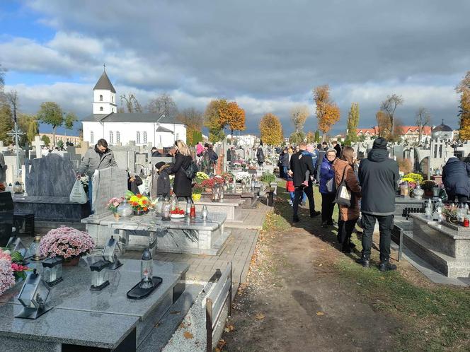 Udany pierwszy dzień łomżyńskiej kwesty! Sprawdź, ile udało się zebrać na odnowę zabytków cmentarnych