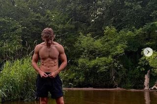 Maciej Musiał na jachcie pokazuje klatę! 30-latek w życiowej formie