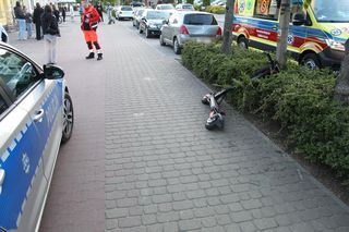 Dzieci miały wypadek na hulajnodze elektrycznej. Policjanci sprawdzają, czy były pijane