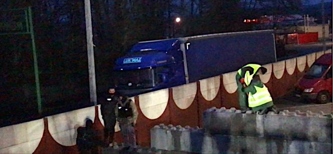 Żołnierze Rutkowskiego zbudowali mur na Podkarpaciu