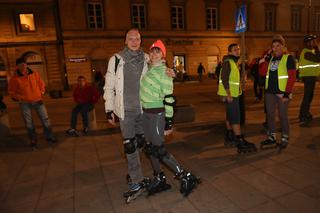 Nightskating. Warszawiacy przejechali stolicę na rolkach [Zdjęcia]