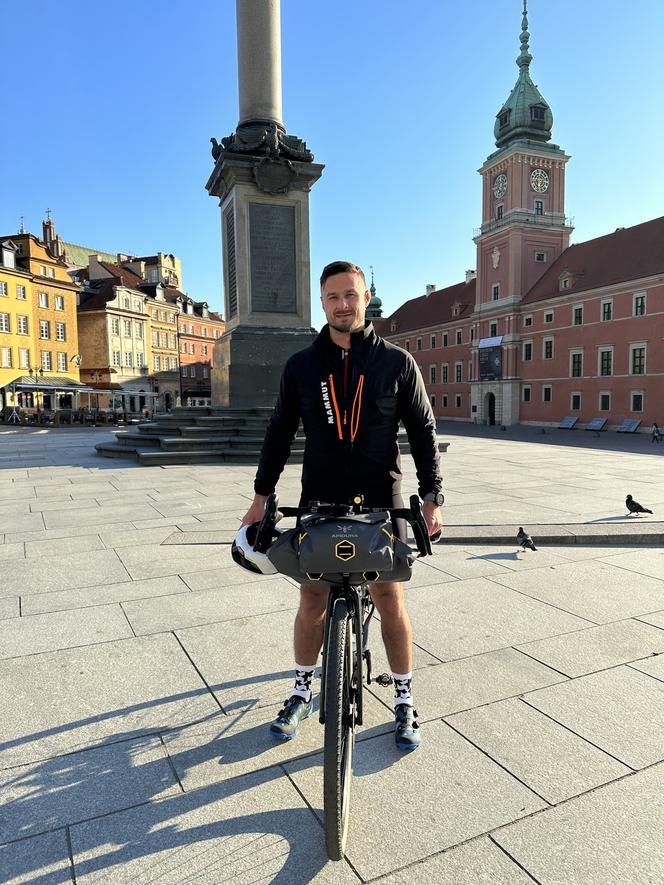 Jarosław pasha Jarząbkowski jedzie rowerem na Paris Major 2023! Przed nim ponad 1700 km! [ZDJĘCIA]