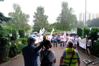 Protest pracowników skarbówki! Domagają się odwołania dyrektora i wypłaty nagród kwartalnych