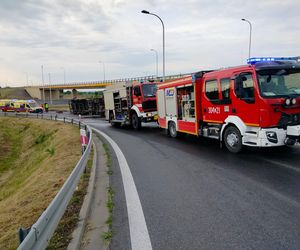 Wypadek w Elizówce. Kierowca był zakleszczony w pojeździe
