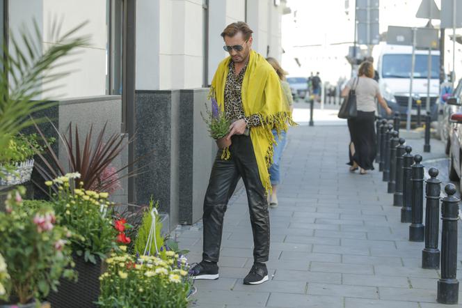 Rafał z "Królowych życia" duma nad sukulentami