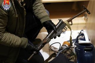 Wielka akcja CBŚP i KSP. Rozbito gang narkotykowy. Handlowali prochami, bronią palną i substancjami psychotropowymi