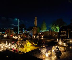 Dzień Zaduszny na starachowickich cmentarzach. Wyglądają wyjątkowo