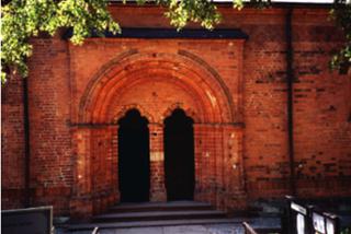 Główne wejście do kościoła św. Jakuba w Sandomierzu (XIII w.)