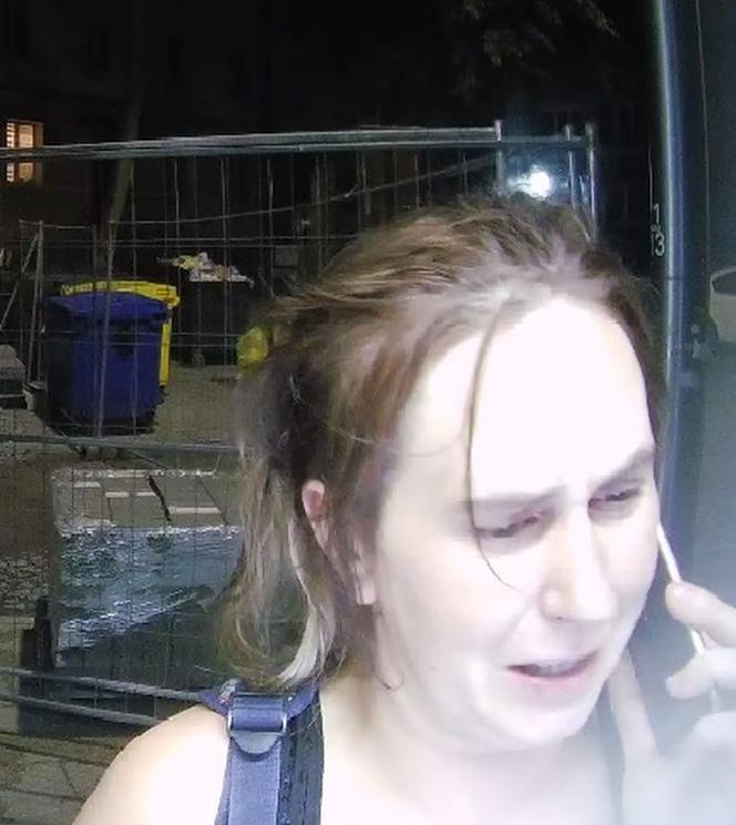 Olsztyn. Kobieta zniszczyła automat biletowy przy ul. 1 Maja. Szuka jej policja [ZDJĘCIA]