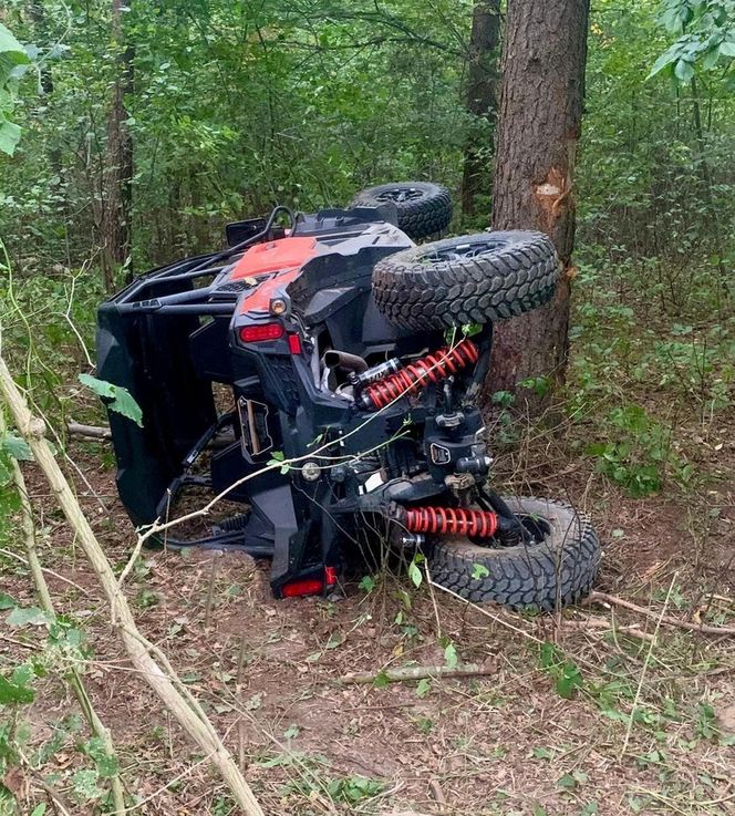 Somianka. 15-latek ciężko ranny w wypadku. Chłopak leżał pod pojazdem typu: buggy [ZDJĘCIA]