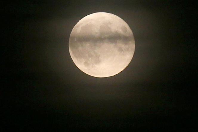 Tak gigantycznego księżyca nie było od dawna! Jego kolor i blask szokuje. 29.09.2023 wystąpi pełnia księżyca w Baranie!