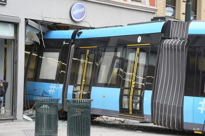 Norwegia. Tramwaj wjechał w sklep w Oslo, raniąc cztery osoby