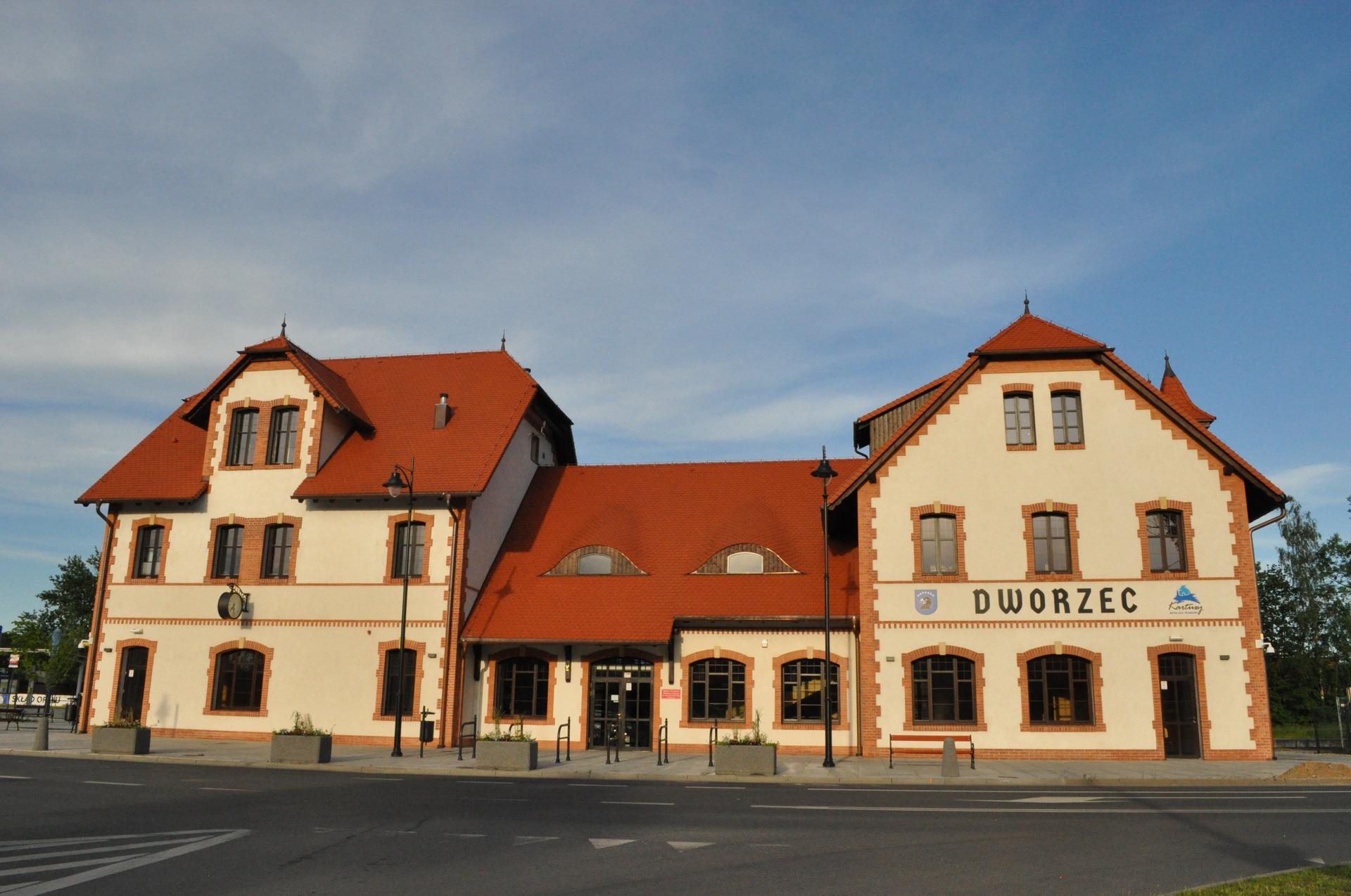 Najlepsze dworce kolejowe w Polsce: laureaci konkursu Dworzec Roku 2018-2022